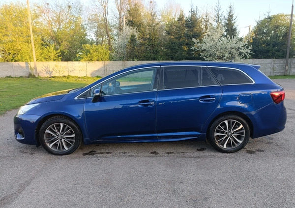 Toyota Avensis cena 44300 przebieg: 211000, rok produkcji 2016 z Ostrołęka małe 79